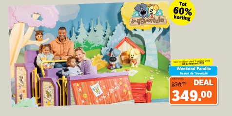 Gezin met jonge kinderen zit in een attractie met De Tovertuin-thema, met kleurrijke dierfiguren en natuurdecoratie op de achtergrond. Tekstballonnen vermelden tot 60% korting en een weekend deal bij Resort de Tovertuin voor €349,00.