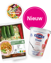 Nieuwe Albert Heijn producten: AH groentesnack met hummus, AH Thaise wokschotel met kip en FAGÉ Fruits yoghurt met aardbeiensmaak.