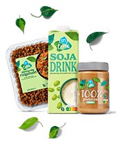 AH Plantaardig producten: plantaardig eiwitrijk product, soja drink en 100% pindakaas.