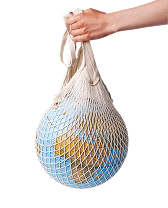 Hand die een wereldbol in een herbruikbaar net draagt