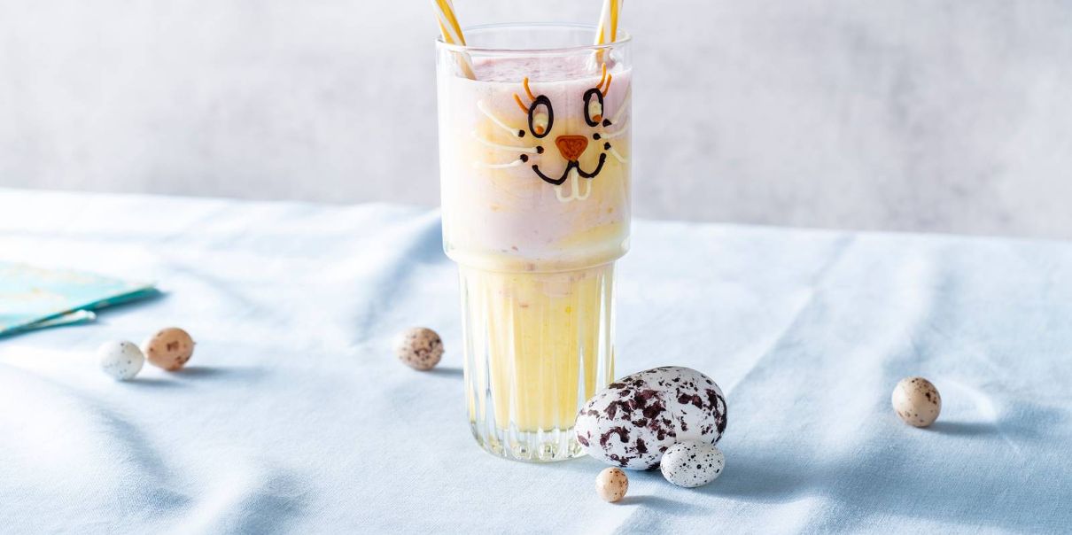 Roze en gele smoothie voor Pasen