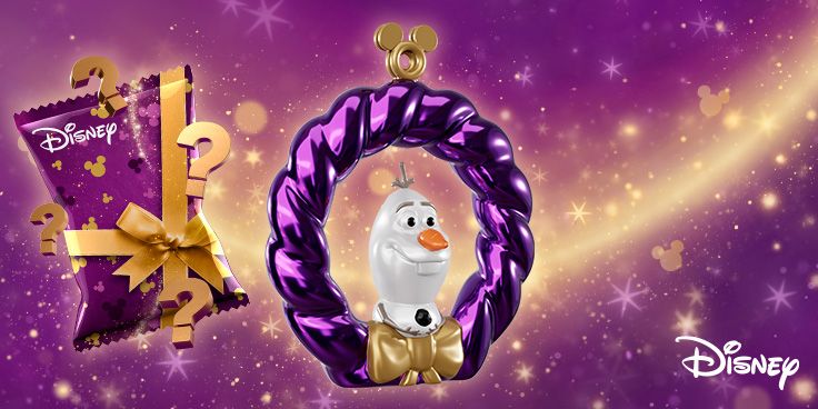 Disney versiering met Olaf uit Frozen in paarse krans en cadeauverpakking op paarse achtergrond met gouden accenten