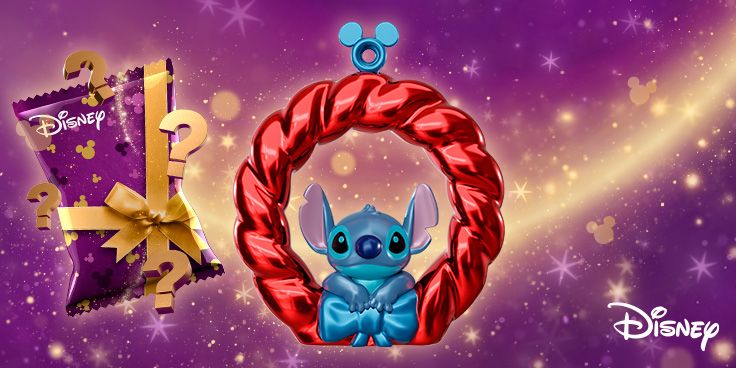 Disney Stitch ornament in een rode krans met paarse en gouden verrassing verpakking op een magische paarse achtergrond met Disney logo