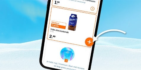 Smartphone met Albert Heijn app geopend, waarin een actie voor gratis Milka chocolademelk wordt getoond en een oranje plus-knop is uitgelicht.
