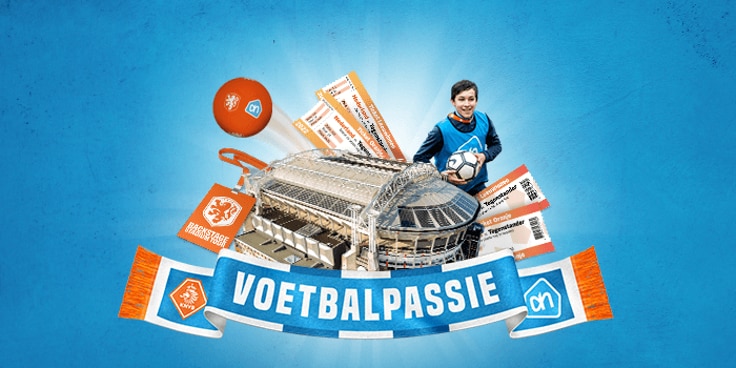 Voetbalpassie-campagne met stadion, voetbaltickets en AH-logo's.