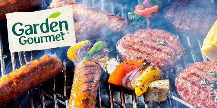 Garden Gourmet vegan sensational burger en worst op de BBQ bij Albert Heijn