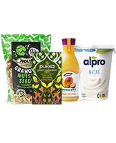 Assortiment van producten: Holie Granola Nuts & Seeds, Pukka Three Mint, Albert Heijn Sinaasappelsap, en Alpro Naturel Yoghurt.