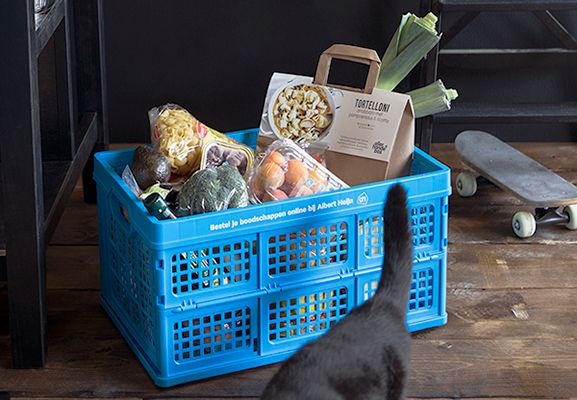 Krat met besteld eten