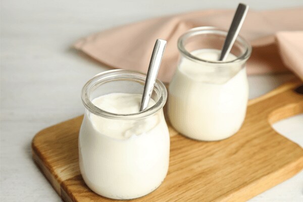 Glazen met Griekse yoghurt