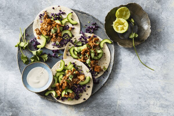 Pulled jackfruit op taco's met frisse yoghurtsaus