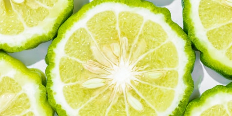 Plakjes groene citroen