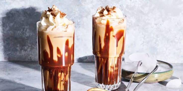 Twee grote frappuccino's met chocolade