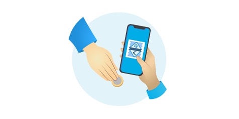 Afbeelding van een hand die een smartphone vasthoudt met op het scherm de tekst "490 Uitbetalen" en het logo van Albert Heijn.