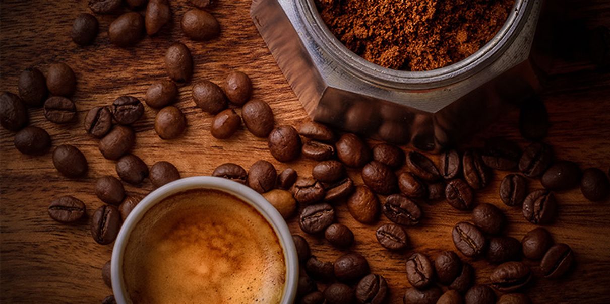Leun achterover met een kopje koffie