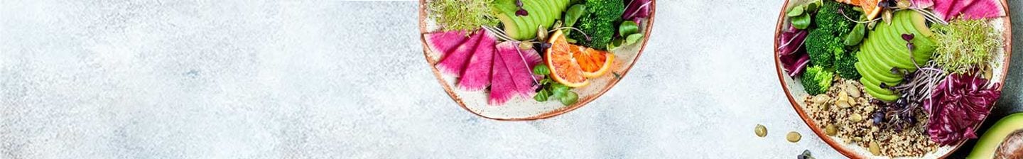Salad bowls met plantaardig eten