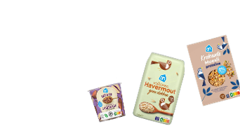 Alt text: AH Oat & Go chocolade, AH volkoren havermout en AH krokante muesli proteïne verpakkingen op een witte achtergrond