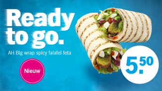 Twee grote wraps met pikante falafel, feta en groenten, gepresenteerd op een blauwe achtergrond met promotietekst "Ready to go", prijs van €5,50 en label "Nieuw".