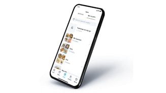 Afbeelding van een smartphone met de Albert Heijn app geopend op de receptenpagina.