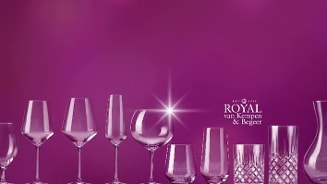 glazen van Royal van Kempen & Begeer op een paarse achtergrond
