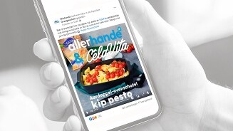 Allerhande & Celavita post op smartphone, aardappel-ovenschotel kip pesto recept afbeelding
