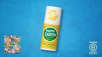 Happy Earth deodorant roller met 100% natuurlijke ingrediënten, variant jasmijn en ho wood, op een blauwe achtergrond met het Certified B Corporation logo.
