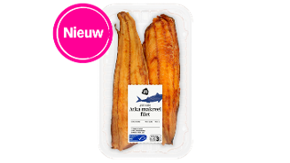 Gerookte Atka makreel filets in plastic verpakking met AH-label en een roze 'Nieuw' sticker.
