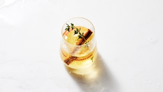 Cider met kaneel en tijm