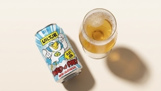 Glas witbier met Uiltje bie