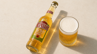 Fles desperados met gevuld bierglas