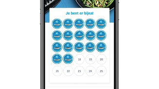 Online sparen in de Mijn AH app op een smartphone met een overzicht van spaardoelen.