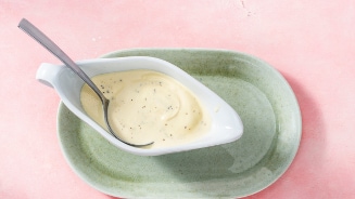 Saus bij witte asperges