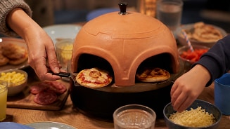 Pizzarette op een sfeervolle tafel