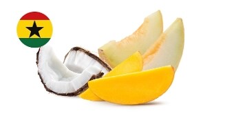 Snijplank met Ghanese vlag, kokosnoot, mango en meloen.