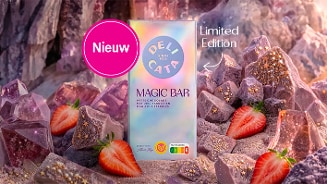 Nieuwe Limited Edition Delicata reep: Magic Bar, in magisch landschap met verse aardbeien.