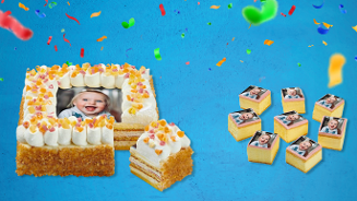Verjaardagstaart met foto en bijpassende petit-fours tegen een feestelijke achtergrond met confetti.