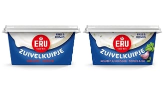 ERU Zuivelkuipje naturel en ERU Zuivelkuipje kruiden & knoflook naast elkaar in plastic verpakkingen