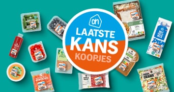 Verschillende Albert Heijn producten met een kortingssticker rondom een cirkel met de tekst 'Laatste Kans Koopjes' op een blauwe achtergrond