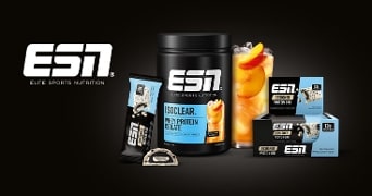 ESN sportsvoeding assortiment met whey proteïne isolaat pot, eiwitreep, proteïnereep verpakking en glas met ijs en perzik