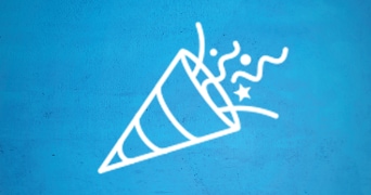 Blauwe achtergrond met confetti, iconisch voor feestje inspiratie