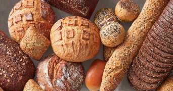 Verschillende soorten verse broden