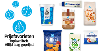 Verschillende Albert Heijn Prijsfavorieten producten zoals yoghurt, mayonaise, muesli, pindakaas, ribbelchips, ice tea en mozzarella, met daarnaast blauwe duimpjes en de tekst: Prijsfavorieten. Topkwaliteit. Altijd laag geprijsd.