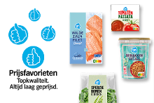 Assortiment van Albert Heijn Prijsfavorieten met onder andere wilde zalmfilet, tomaten passata, fusilli pasta, gebakken uitjes, sperziebonen en spinazie, met blauwe duimpjes en de tekst "Prijsfavorieten - Topkwaliteit. Altijd laag geprijsd."
