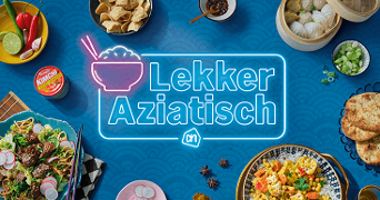 Promotiebeeld van Albert Heijn, "Lekker Aziatisch", met diverse Aziatische gerechten zoals dumplings, noedels, kimchi en diverse specerijen op een blauwe achtergrond.