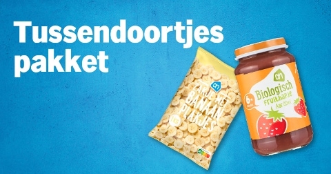 Tussendoortjes pakket met AH gedroogde banaan plakjes en AH biologisch aardbeien fruithapje pot.