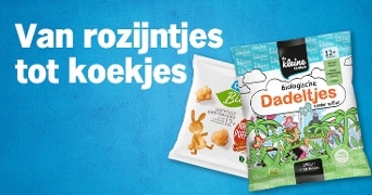 Promotie van biologische snacks voor kinderen, met Organix biologische kaaspuffs en De Kleine Keuken biologische dadeltjes zonder suiker. Tekst: "Van rozijntjes tot koekjes".