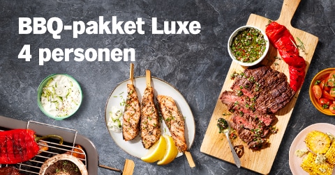 BBQ-pakket Luxe voor 4 personen met gegrilde kipspiesjes, biefstuk, gegrilde paprika en bijgerechten.