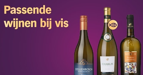 Wijnselectie voor bij vis, met drie witte wijnflessen van A-merken en de tekst 'Passende wijnen bij vis' op een paarse achtergrond.