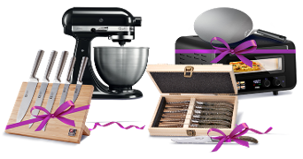Assortiment van verschillende kerstcadeaus: kitchenaid mxier, wusthoff messenset, Laguiole steakmessen en oventje
