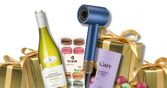Cadeaupakket met witte wijn, AH macarons, iBlue föhn, Care beautyproduct en gouden geschenkdozen met strik