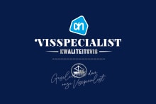 Logo van Albert Heijn met de tekst "Visspecialist Kwaliteitsvis" op een donkerblauwe achtergrond.
